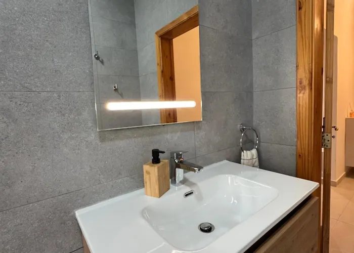 In A New Bright 3-bedroom Σλιέμα