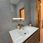 In A New Bright 3-bedroom Σλιέμα