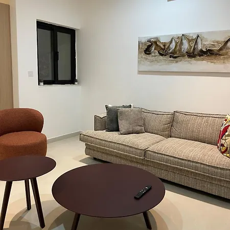 Апартаменты In A New Bright 3-bedroom Слима