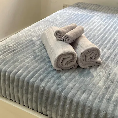 In A New Bright 3-bedroom * Слима