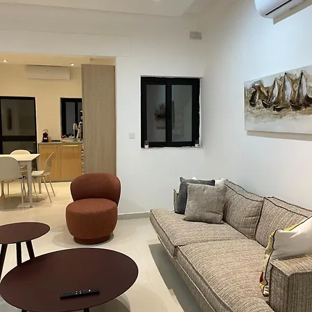 Apartment In A New Bright 3-bedroom