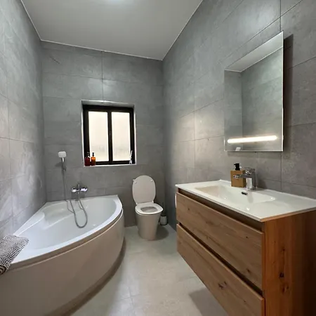 In A New Bright 3-bedroom