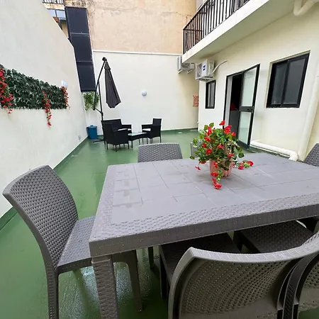 In A New Bright 3-bedroom Апартаменты Слима