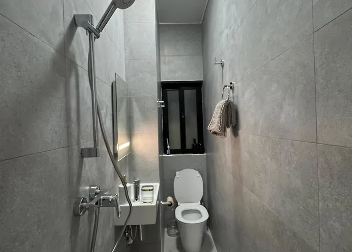 In A New Bright 3-bedroom